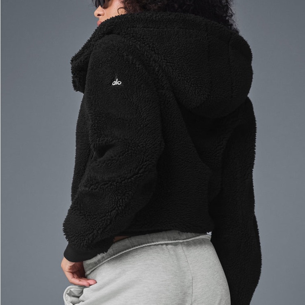 ALO Yoga Black Sherpa Jacket - Picture 4 of 7